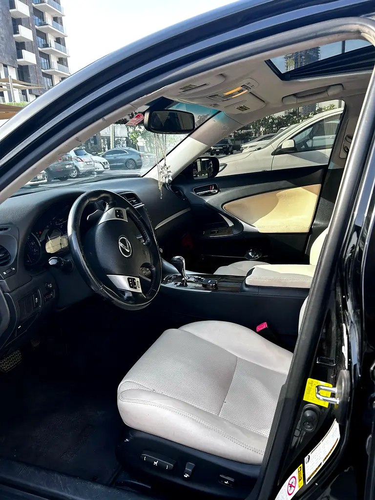 Lexus IS 250 2012 - American Specs - Excellent Condition - Image 9
