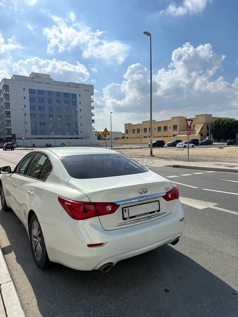 Infiniti Q50 2015 Premium; GCC Specs; Great condition; Leather seats; Bose speakers; Moonroof - Image 4