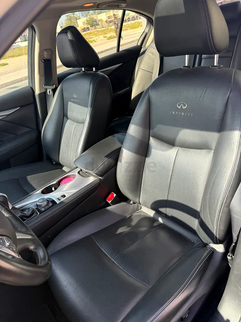 Infiniti Q50 2015 Premium; GCC Specs; Great condition; Leather seats; Bose speakers; Moonroof - Image 6