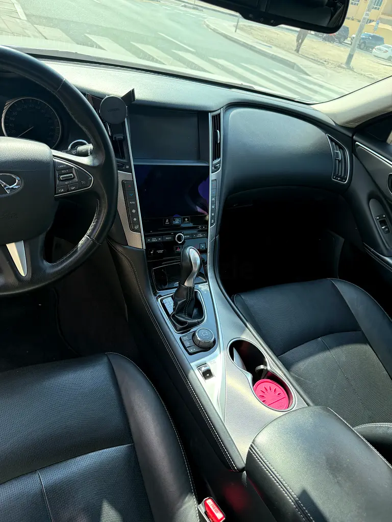 Infiniti Q50 2015 Premium; GCC Specs; Great condition; Leather seats; Bose speakers; Moonroof - Image 7