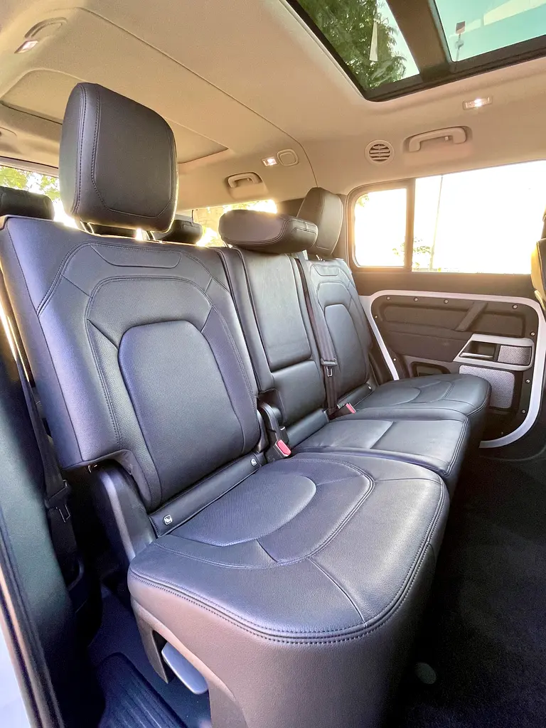 2023 Land Rover Defender 130 SE - Fuji White Long Wheelbase 3.0T Diesel D250 - Image 15
