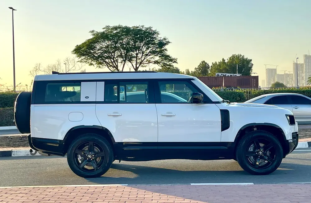 2023 Land Rover Defender 130 SE - Fuji White Long Wheelbase 3.0T Diesel D250 - Image 7