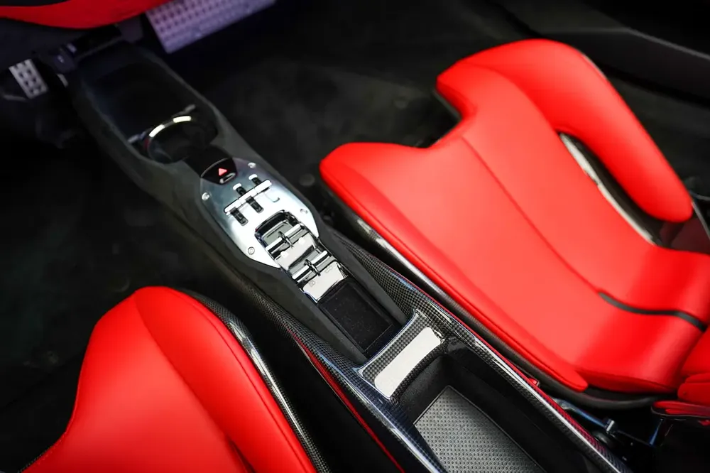 SERVICE CONTRACT TILL JULY 2030 | FULL CARBON INTERIOR AND EXTERIOR | SF90 SPIDER ASSETTO FIORANO - Image 15