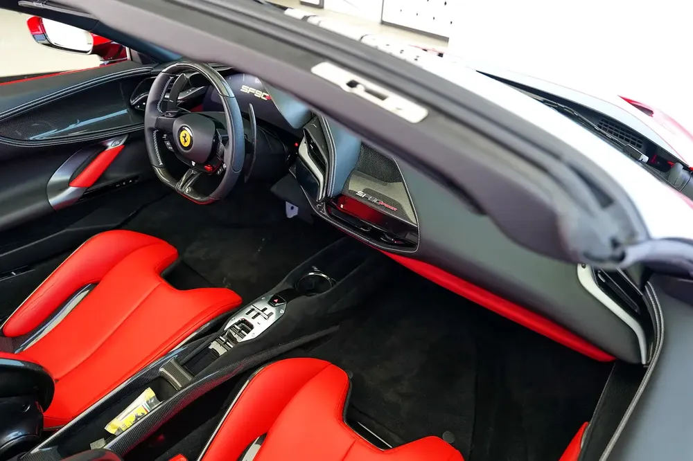 SERVICE CONTRACT TILL JULY 2030 | FULL CARBON INTERIOR AND EXTERIOR | SF90 SPIDER ASSETTO FIORANO - Image 18