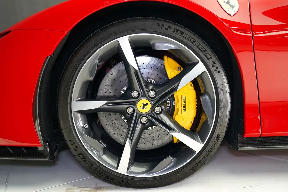 SERVICE CONTRACT TILL JULY 2030 | FULL CARBON INTERIOR AND EXTERIOR | SF90 SPIDER ASSETTO FIORANO - Image 9
