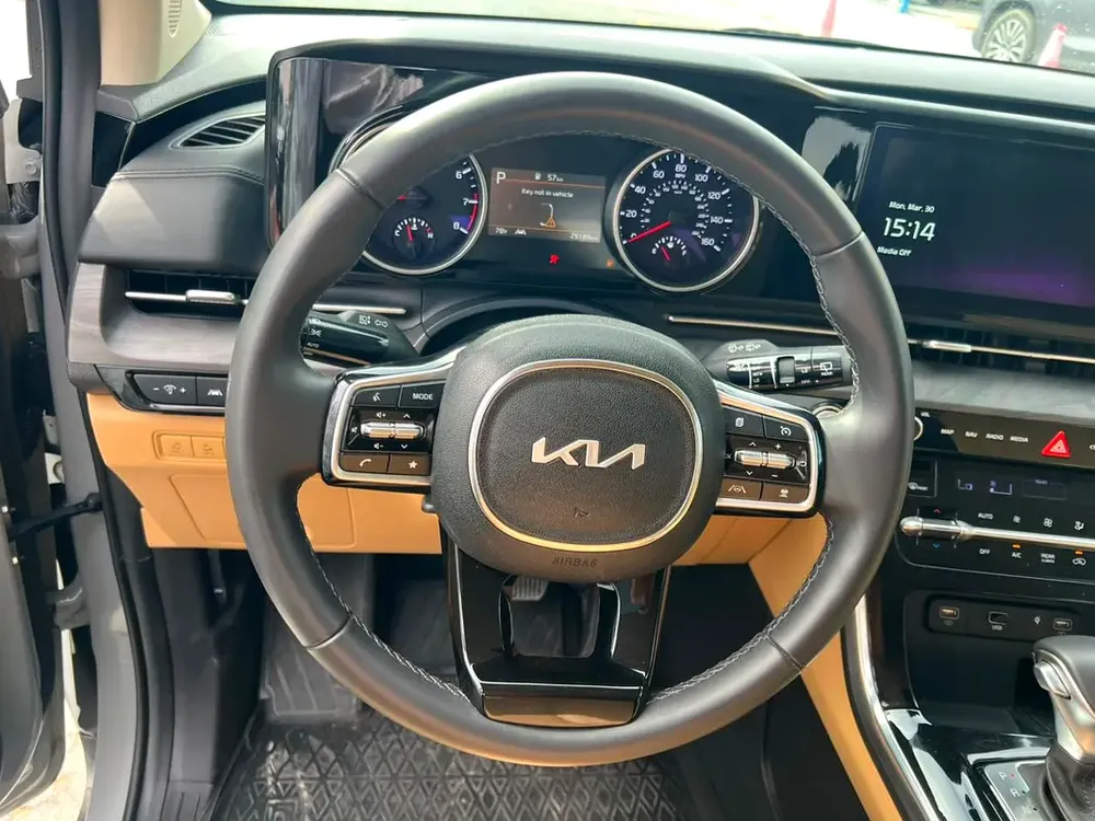 2024 Kia Carnival EX - Image 12