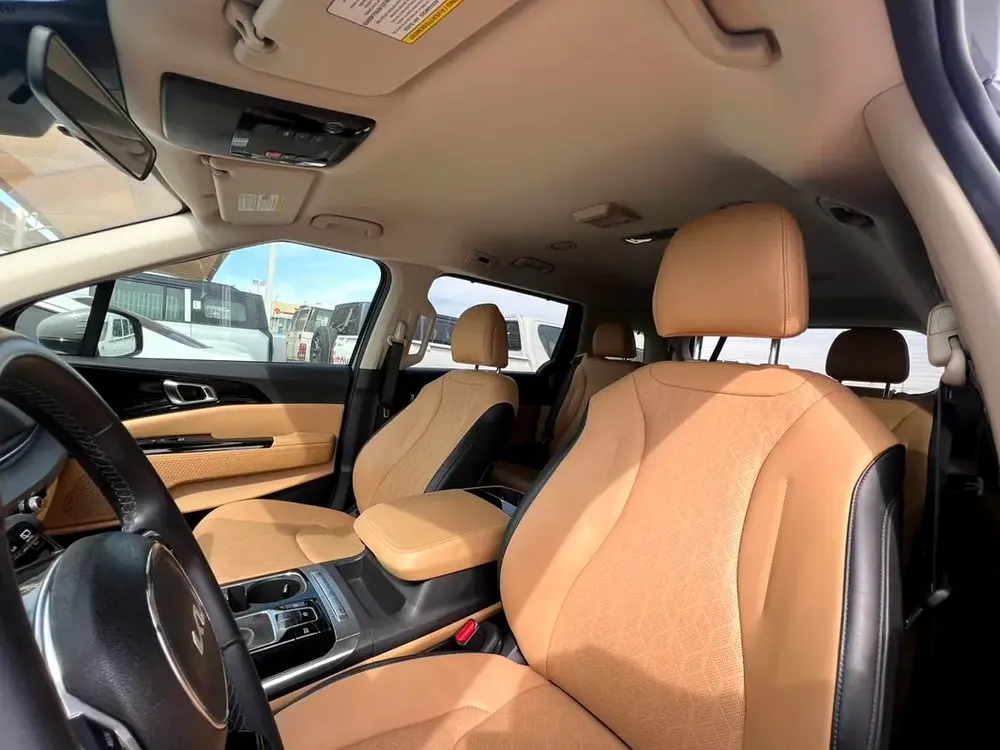 2024 Kia Carnival EX - Image 14