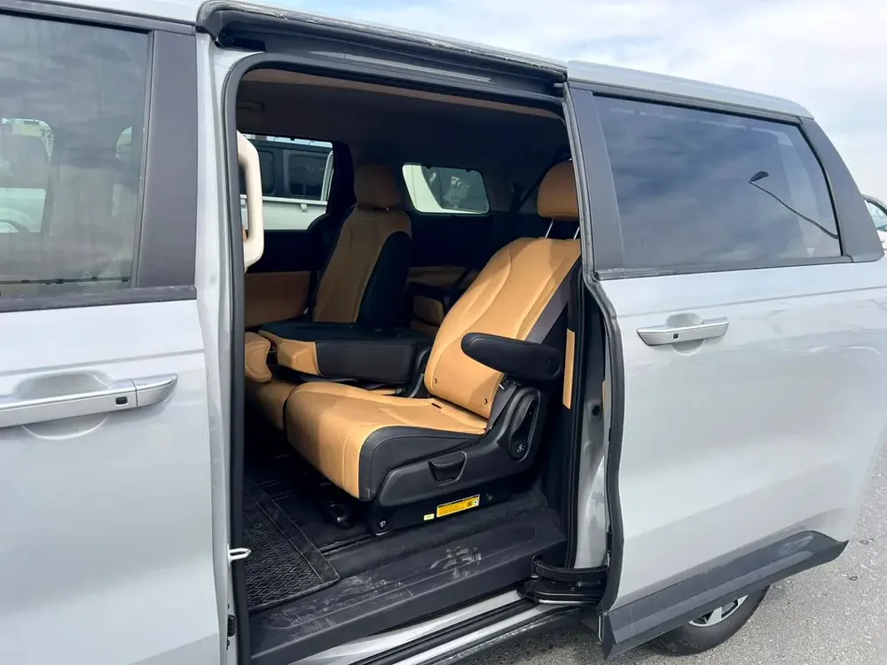 2024 Kia Carnival EX - Image 16