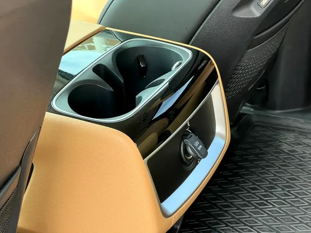 2024 Kia Carnival EX - Image 19