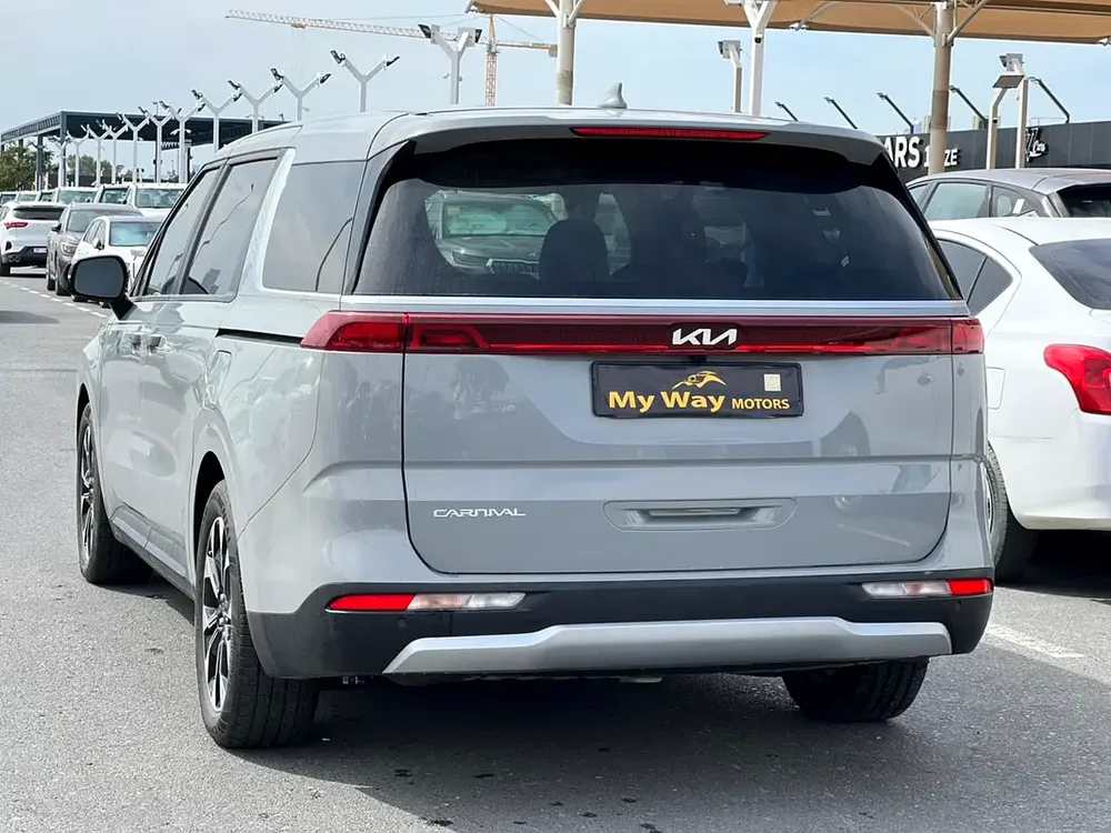 2024 Kia Carnival EX - Image 4