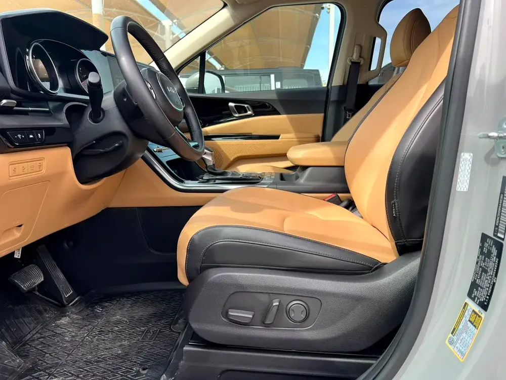 2024 Kia Carnival EX - Image 7