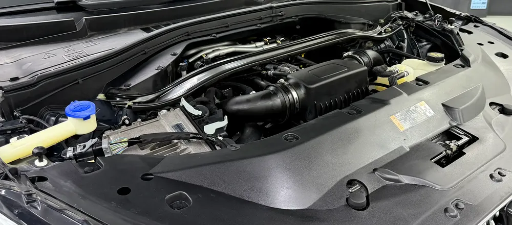 GCC .. FSH .. Warranty .. Top Range .. Perfect Condition.. V6 - Image 13