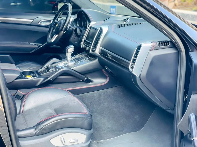 2016 Cayenne GTS fully loaded GCC - Image 9
