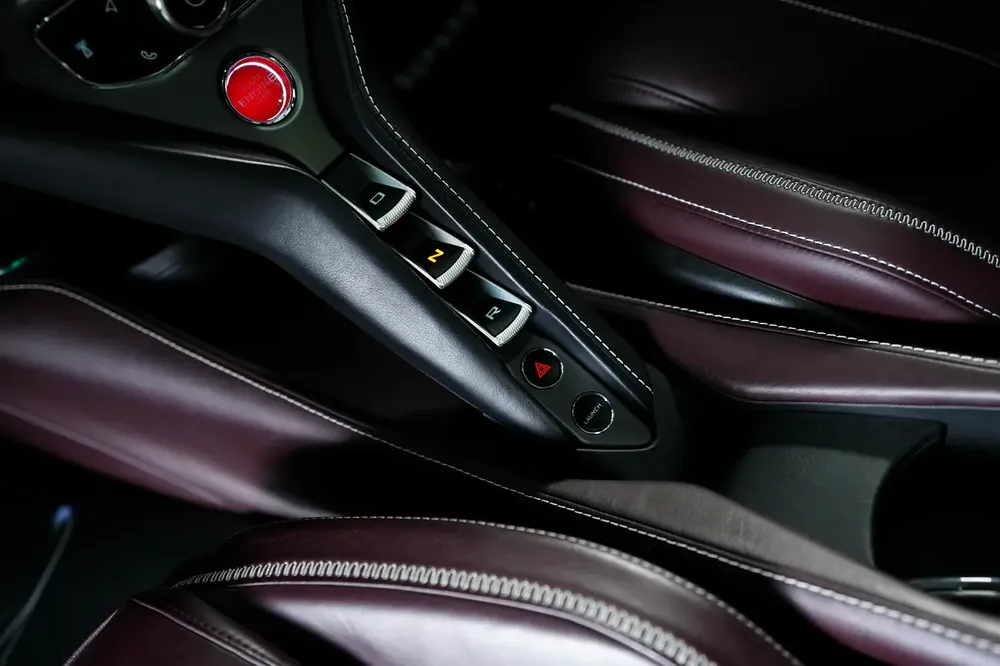Mclaren 720S-GCC-Launch Edition-MSO Premium Color-Full Service History Mclaren Dubai-Bespoke Order - Image 15