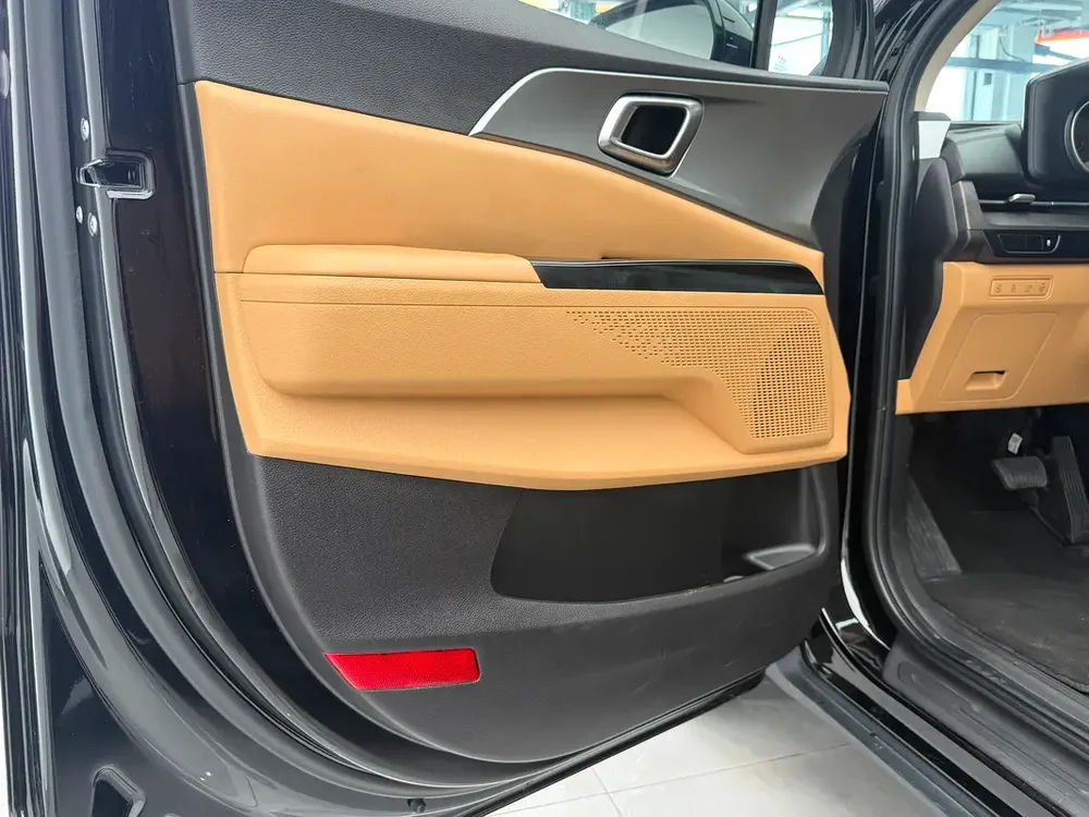 2022 Kia Carnival GDI L - GCC Specs - Excellent Condition - Image 14