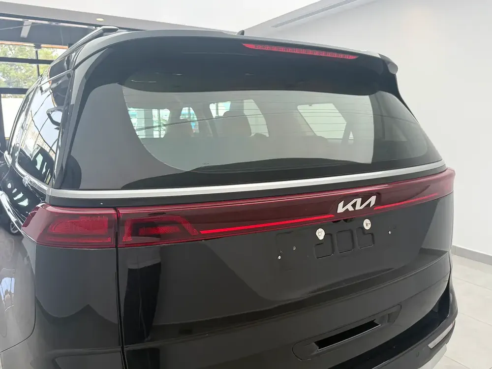 2022 Kia Carnival GDI L - GCC Specs - Excellent Condition - Image 4