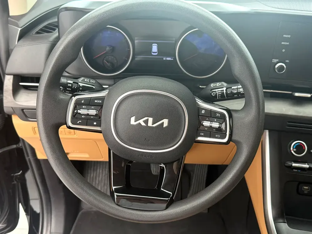 2022 Kia Carnival GDI L - GCC Specs - Excellent Condition - Image 7