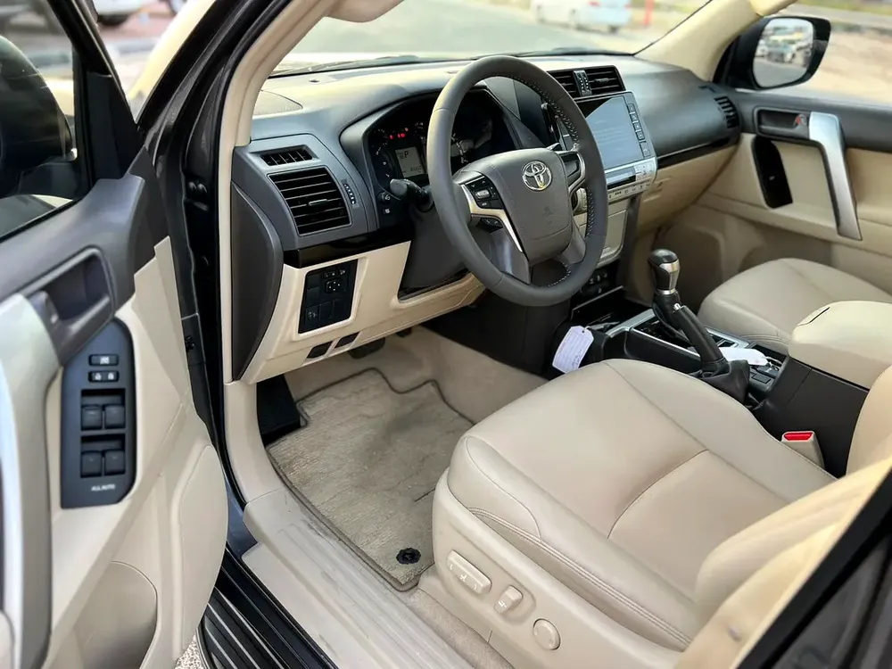 2022 Toyota Prado TXL Full Option 4.0L V6 - AWD 4x4 GCC- Electric Seat - Rear CAM & Sensors - Image 10