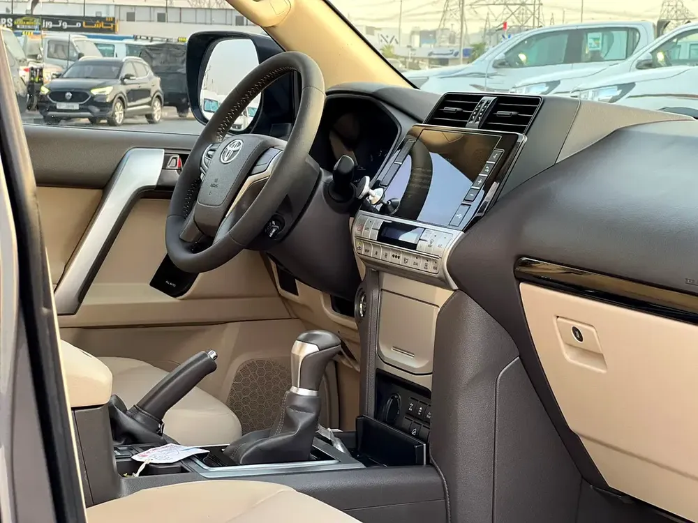 2022 Toyota Prado TXL Full Option 4.0L V6 - AWD 4x4 GCC- Electric Seat - Rear CAM & Sensors - Image 14