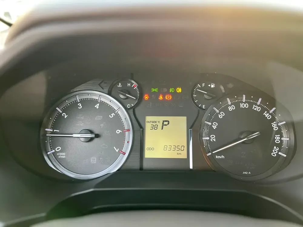 2022 Toyota Prado TXL Full Option 4.0L V6 - AWD 4x4 GCC- Electric Seat - Rear CAM & Sensors - Image 17