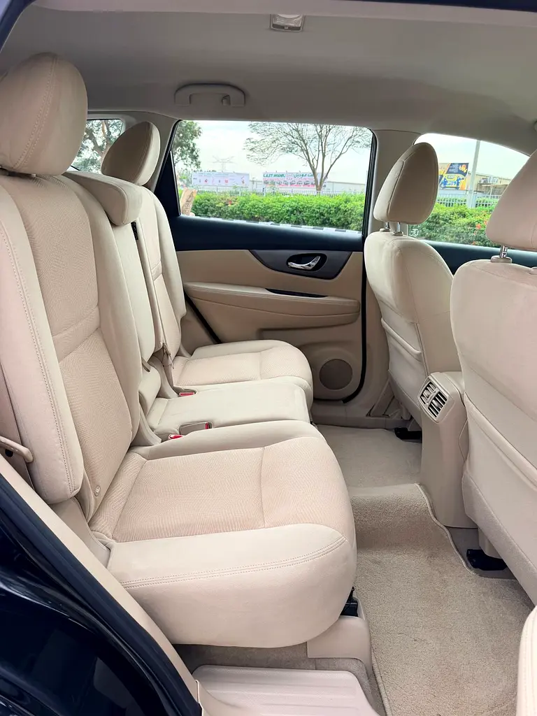 NISSAN X-TRIL GCC SPECS SINGLE OWNER SERVICE HISTORY AVAILABLE - Image 16