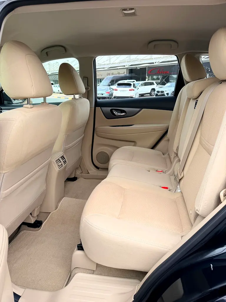 NISSAN X-TRIL GCC SPECS SINGLE OWNER SERVICE HISTORY AVAILABLE - Image 17