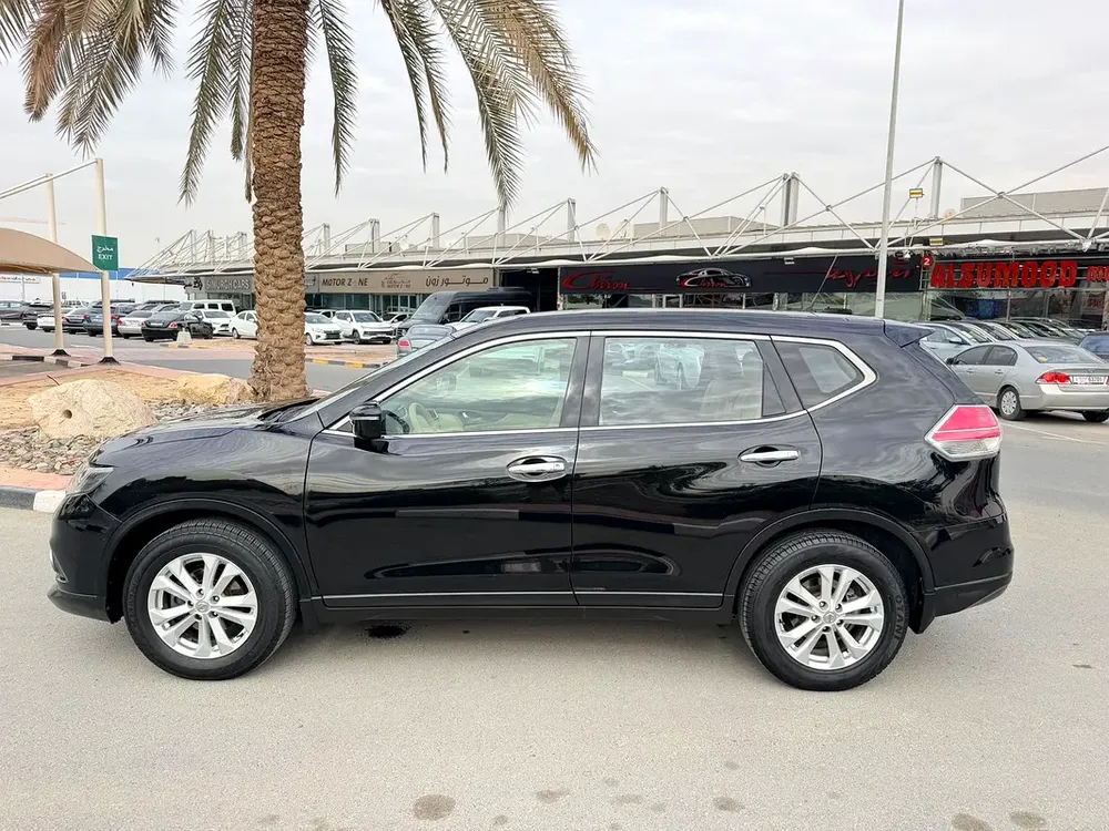 NISSAN X-TRIL GCC SPECS SINGLE OWNER SERVICE HISTORY AVAILABLE - Image 4