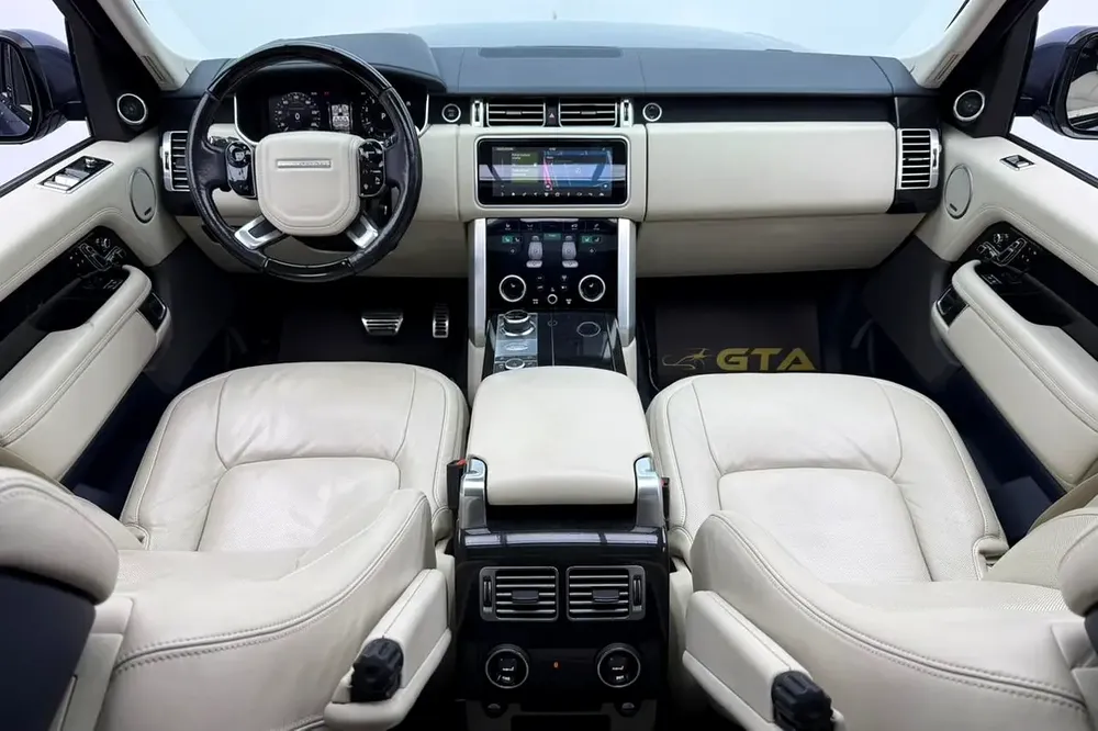 2018 Range Rover Vogue SE Supercharged, Full Range Rover Service History, Excellent Condition, GCC - Image 13