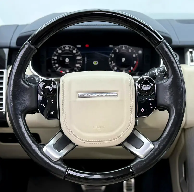 2018 Range Rover Vogue SE Supercharged, Full Range Rover Service History, Excellent Condition, GCC - Image 15