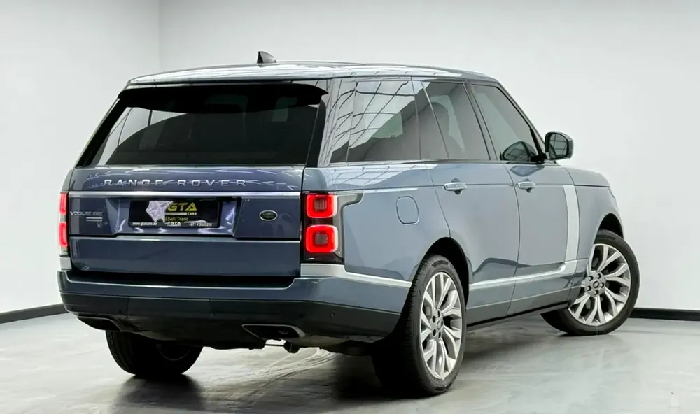2018 Range Rover Vogue SE Supercharged, Full Range Rover Service History, Excellent Condition, GCC - Image 4