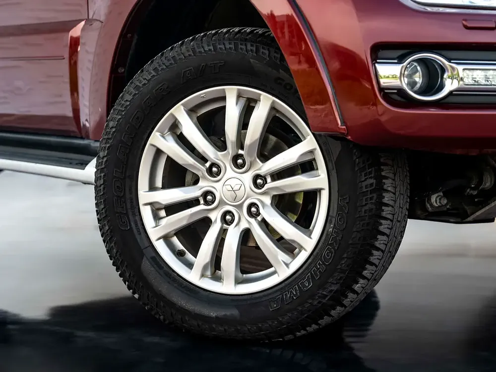 0% DOWN PAYMENT! | SAVVY-BUY | GUARANTEED BUY-BACK | GLS 3-DR | 625-POINT VERIFIED - Image 8