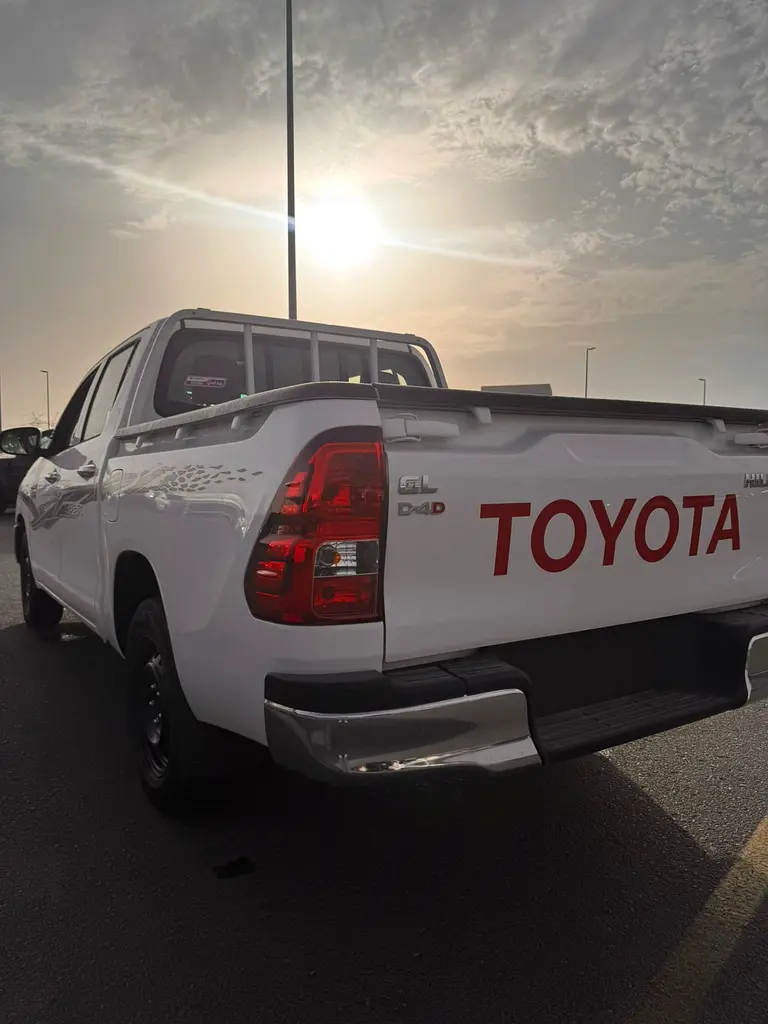 2026 Toyota Hilux Double Cab - GCC Specs - Brand New! - Image 10