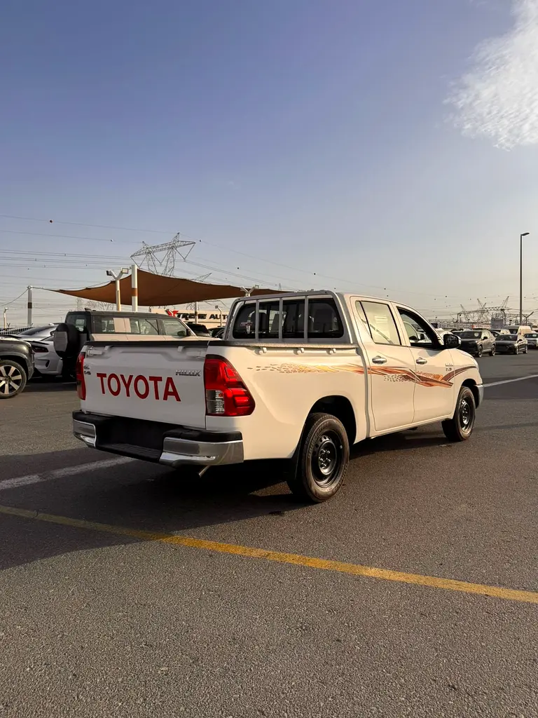 2026 Toyota Hilux Double Cab - GCC Specs - Brand New! - Image 11