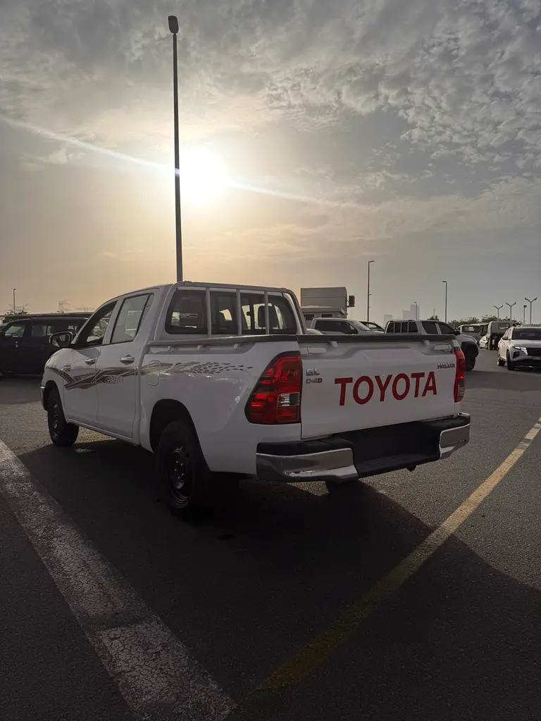 2026 Toyota Hilux Double Cab - GCC Specs - Brand New! - Image 12