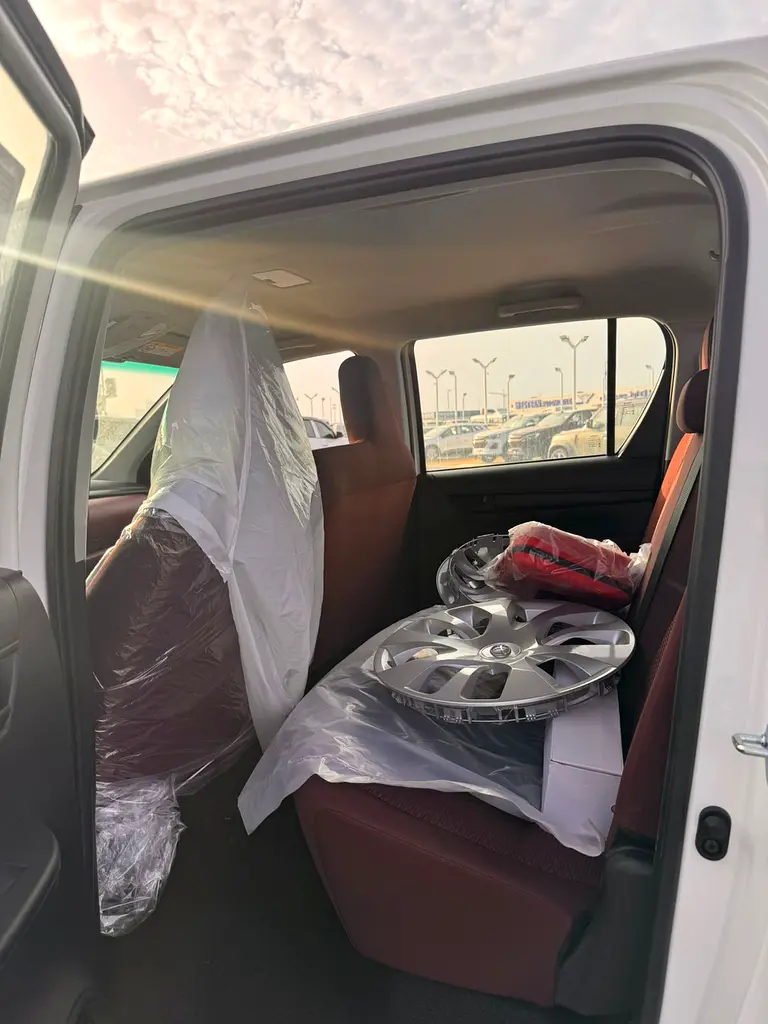 2026 Toyota Hilux Double Cab - GCC Specs - Brand New! - Image 18