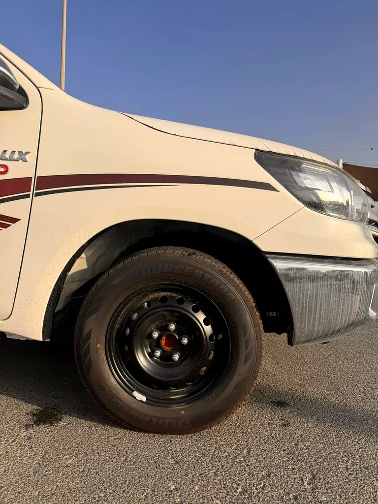 2026 Toyota Hilux Double Cab - GCC Specs - Brand New! - Image 4