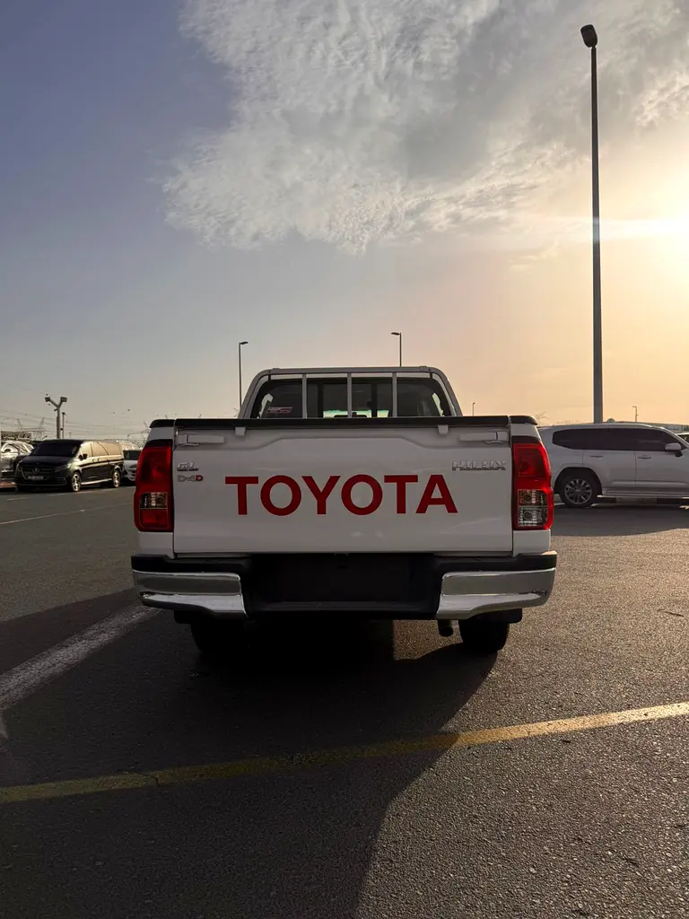 2026 Toyota Hilux Double Cab - GCC Specs - Brand New! - Image 7