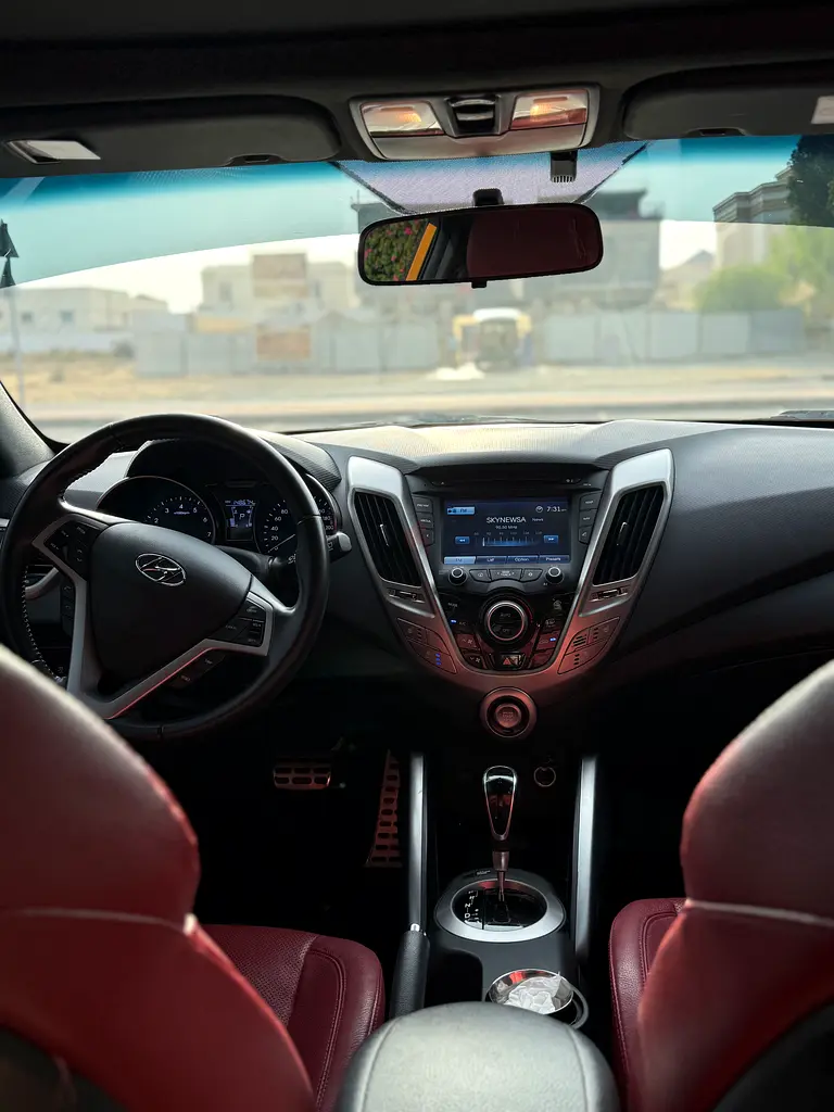 Hyundai Veloster GL 2017 GCC Specs - Excellent Condition! - Image 12