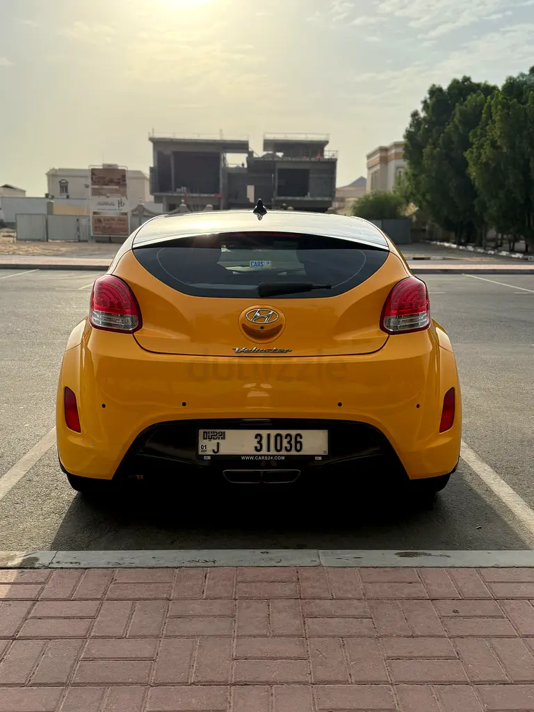 Hyundai Veloster GL 2017 GCC Specs - Excellent Condition! - Image 5