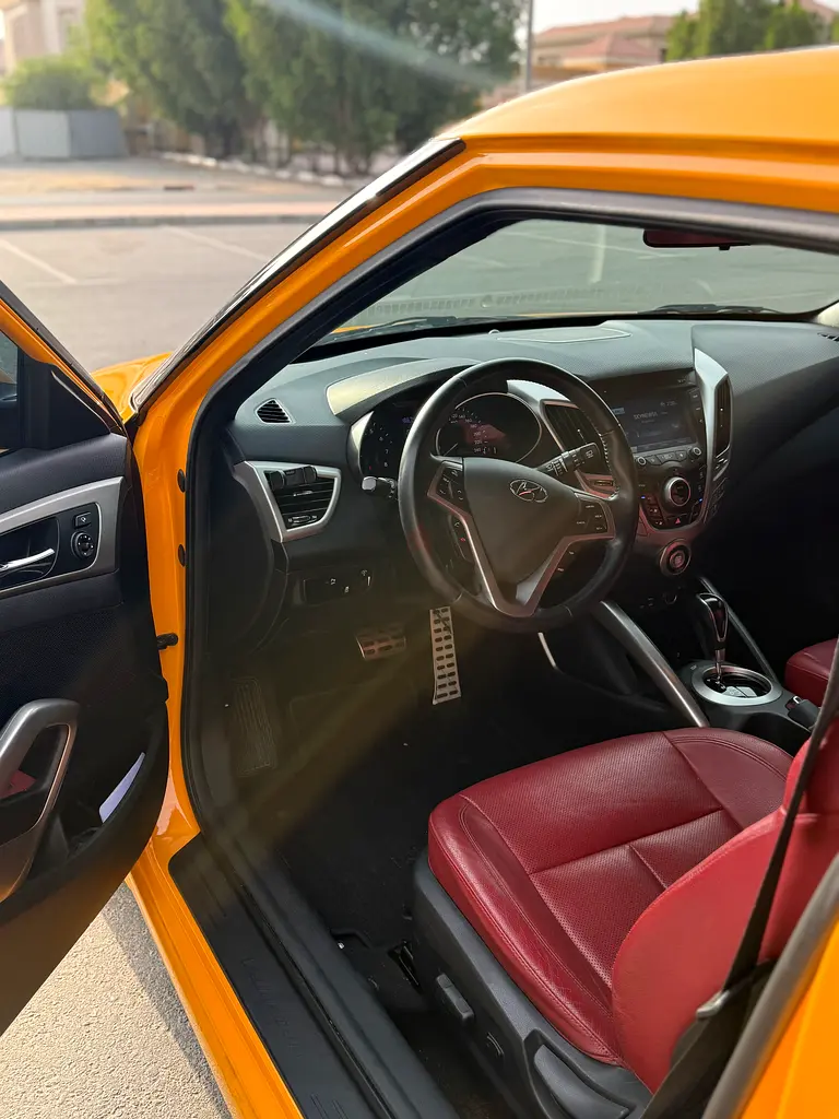 Hyundai Veloster GL 2017 GCC Specs - Excellent Condition! - Image 9