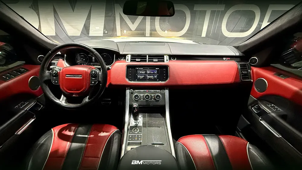Land Rover Range Rover Sport SVR 2016 - GCC Specs - Image 11