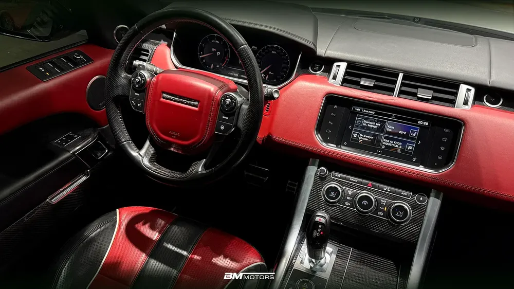 Land Rover Range Rover Sport SVR 2016 - GCC Specs - Image 12