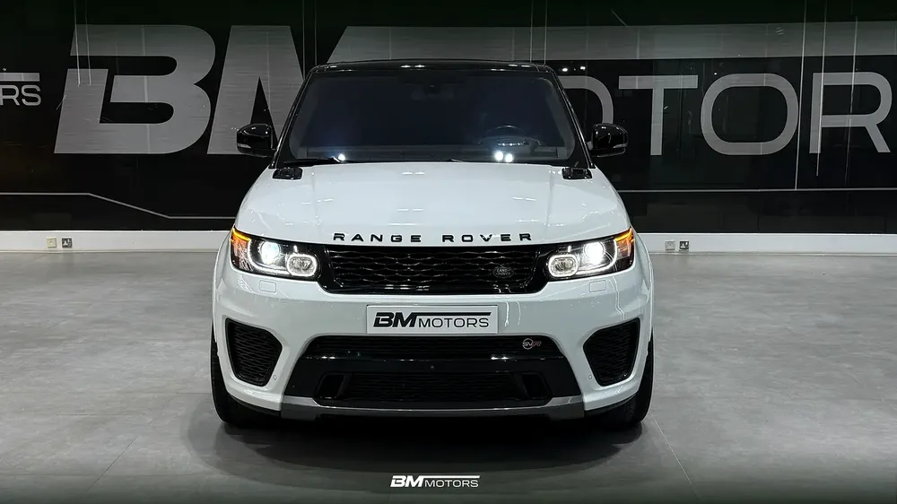 Land Rover Range Rover Sport SVR 2016 - GCC Specs - Image 5