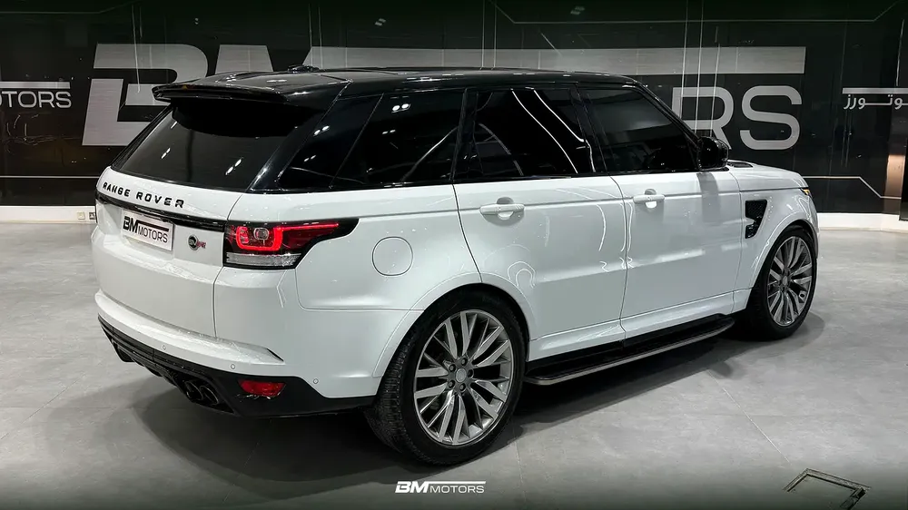 Land Rover Range Rover Sport SVR 2016 - GCC Specs - Image 9