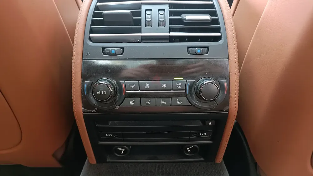 BMW 750Li Individual Pearl Edition – Facelift (Phase 2) - Image 10