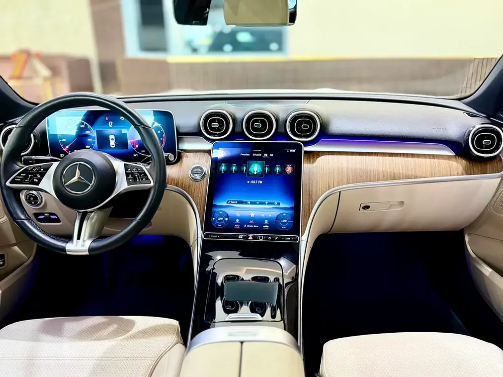 MERCEDES C300 4MATIC II 2023 II FULL LOADED - Image 10