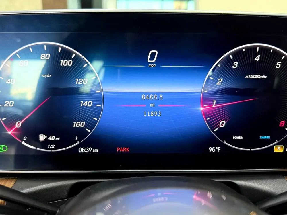 MERCEDES C300 4MATIC II 2023 II FULL LOADED - Image 18