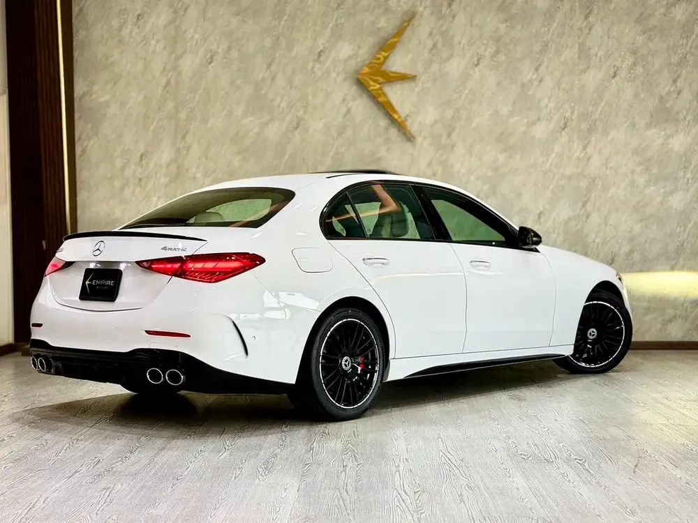 MERCEDES C300 4MATIC II 2023 II FULL LOADED - Image 5