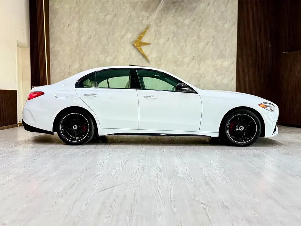 MERCEDES C300 4MATIC II 2023 II FULL LOADED - Image 7
