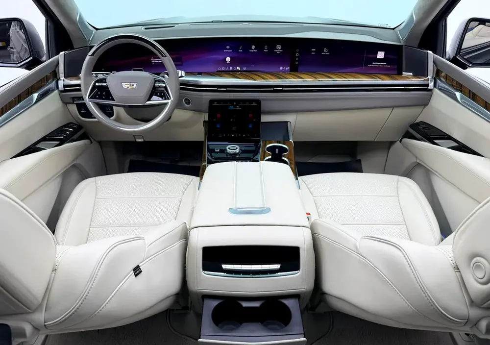 2025 Cadillac Escalade Sport Platinum, 2030 Cadillac Warranty + Service Pack, Very Low Km, GCC - Image 13